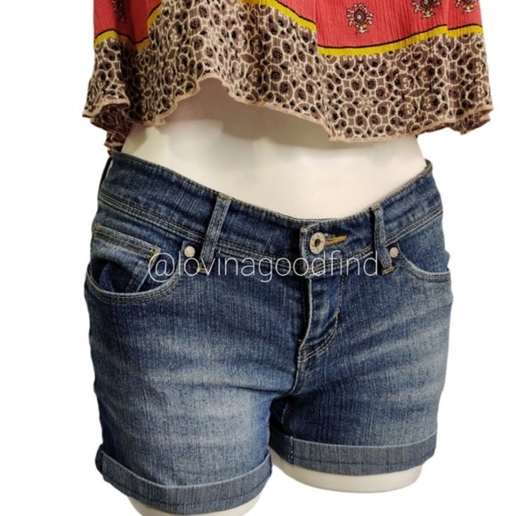 Levi Relaxed Fit Rolled Cuff Blue Denim Shorts EUC sz 7 - Picture 10 of 10